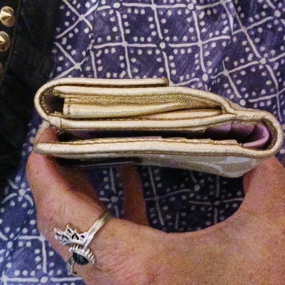 Coach Signature C metallic Bifold Wallet with Coin Compartment. LL - Picture 6 of 17